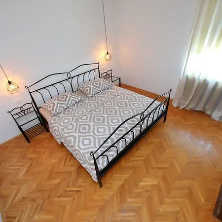 Sara Apartment *